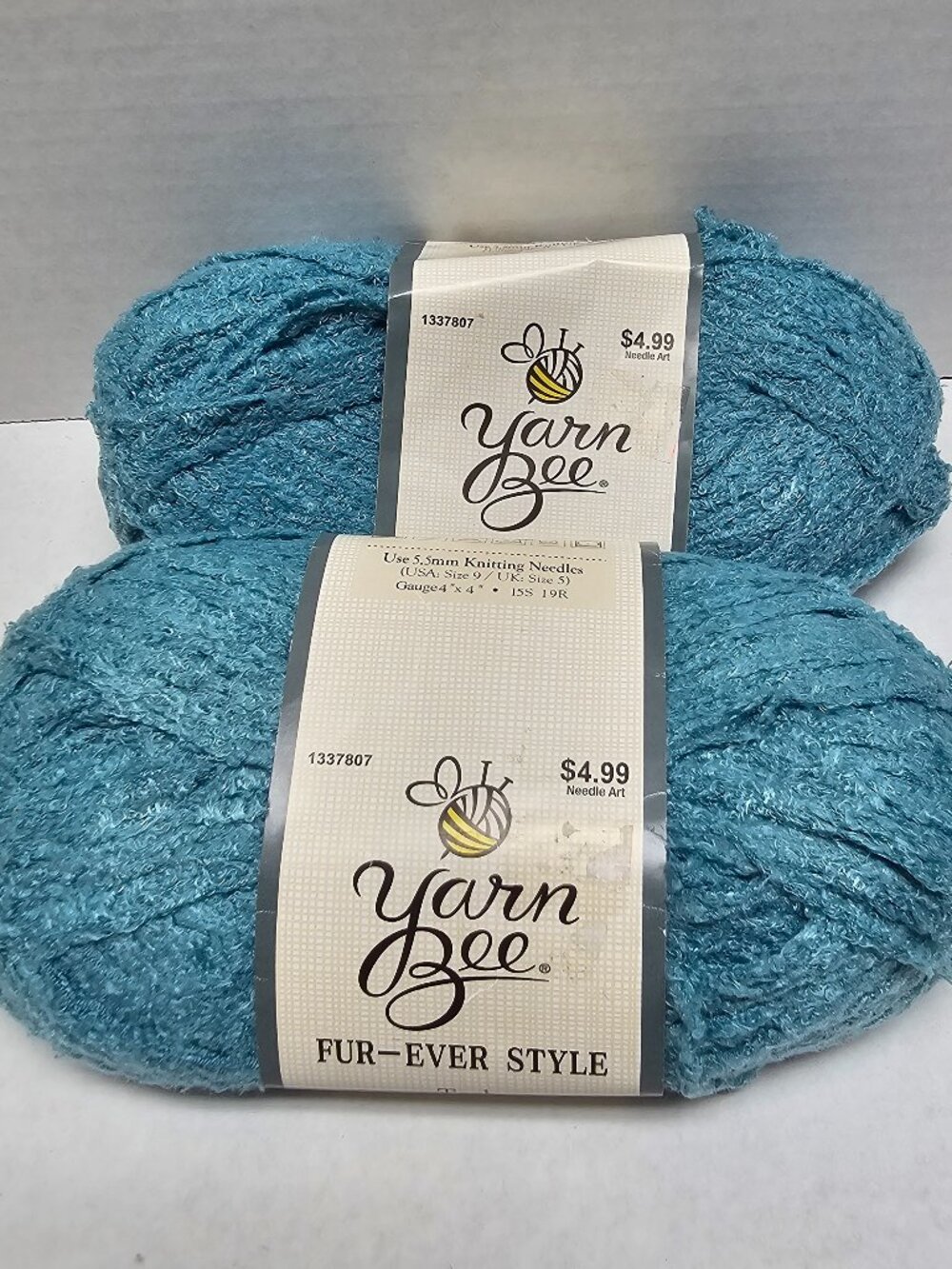 New Lot Bundle 2 Skein Yarn Bee Fur Ever Style Teal 3.5oz Each 1337807